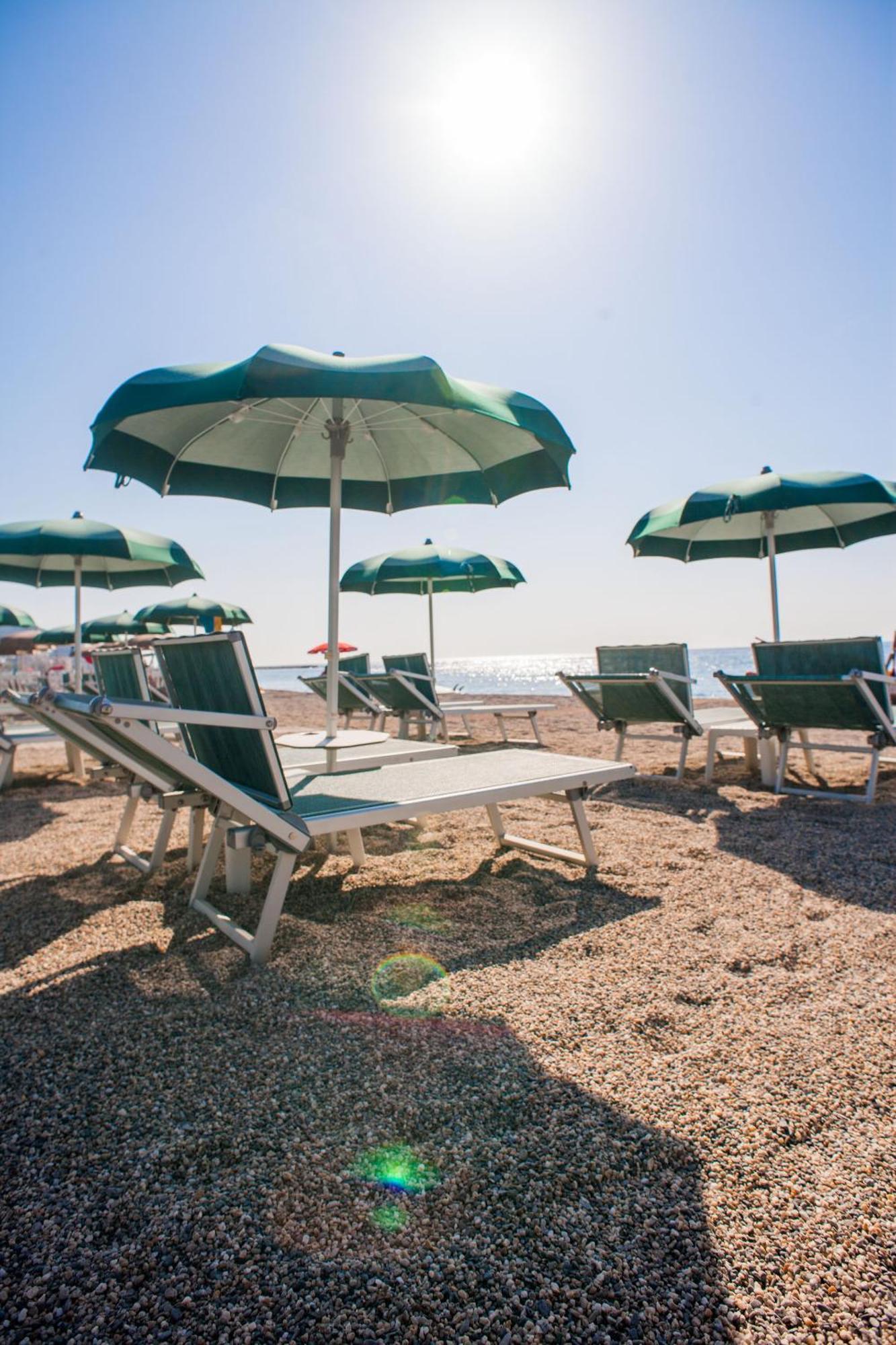 Hotel Gabriella Диано Марина Екстериор снимка